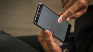 chatbot solicitando dados com segurança digital